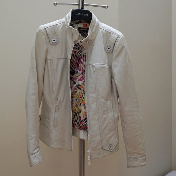 COPY - Beautiful White Danier LadiesLeather Jacket in EUC - Picture 2 of 4